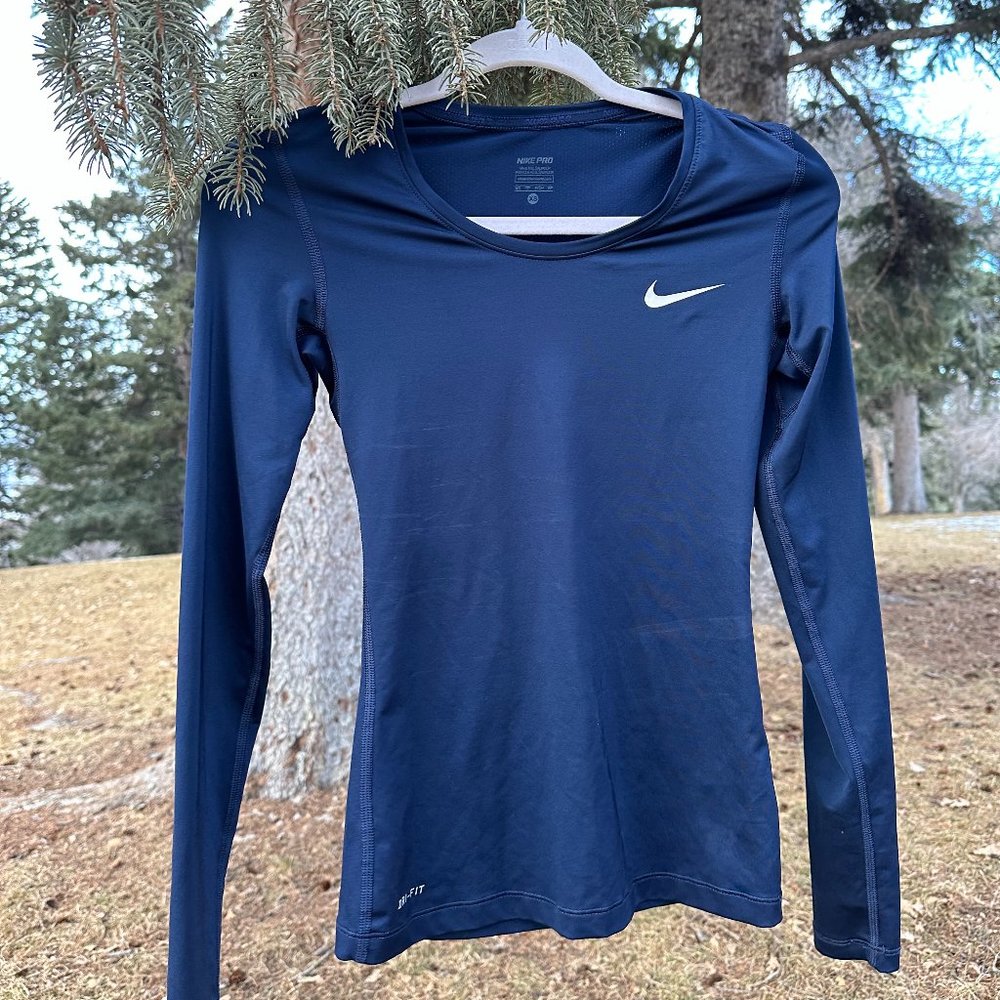 NIKE -Long Sleeve Workout shirt navy